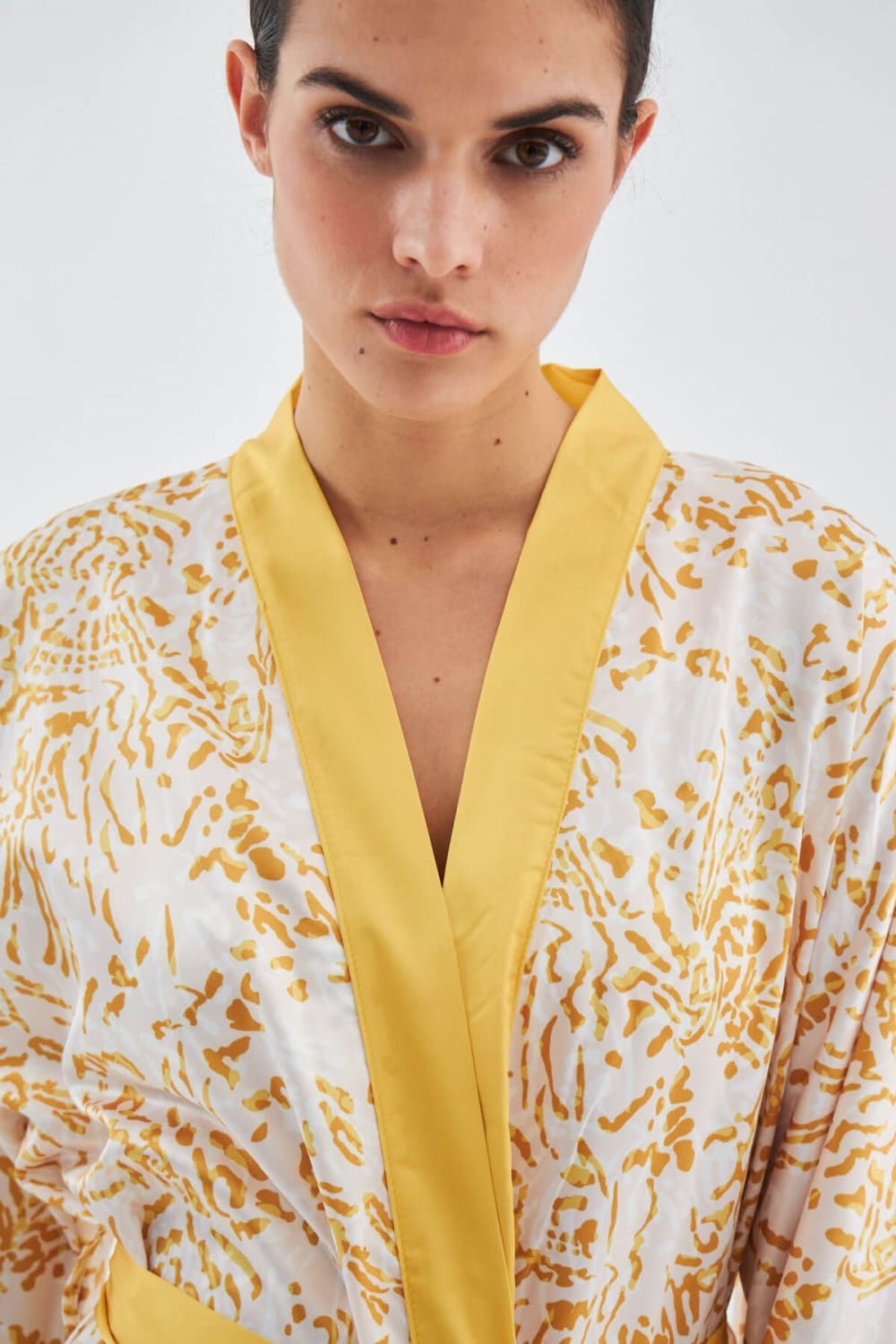 Peraluna-Si̇tara Kimono Desenli 120 Cm Saten Yazlık Kadın Kimono-Kimono-6-roqelvaxirum.shop