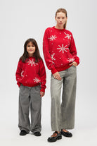 Peraluna-Snowflake Kartanesi Desenli Unisex Yılbaşı Kazağı Kırmızı-Kazak-6-roqelvaxirum.shop