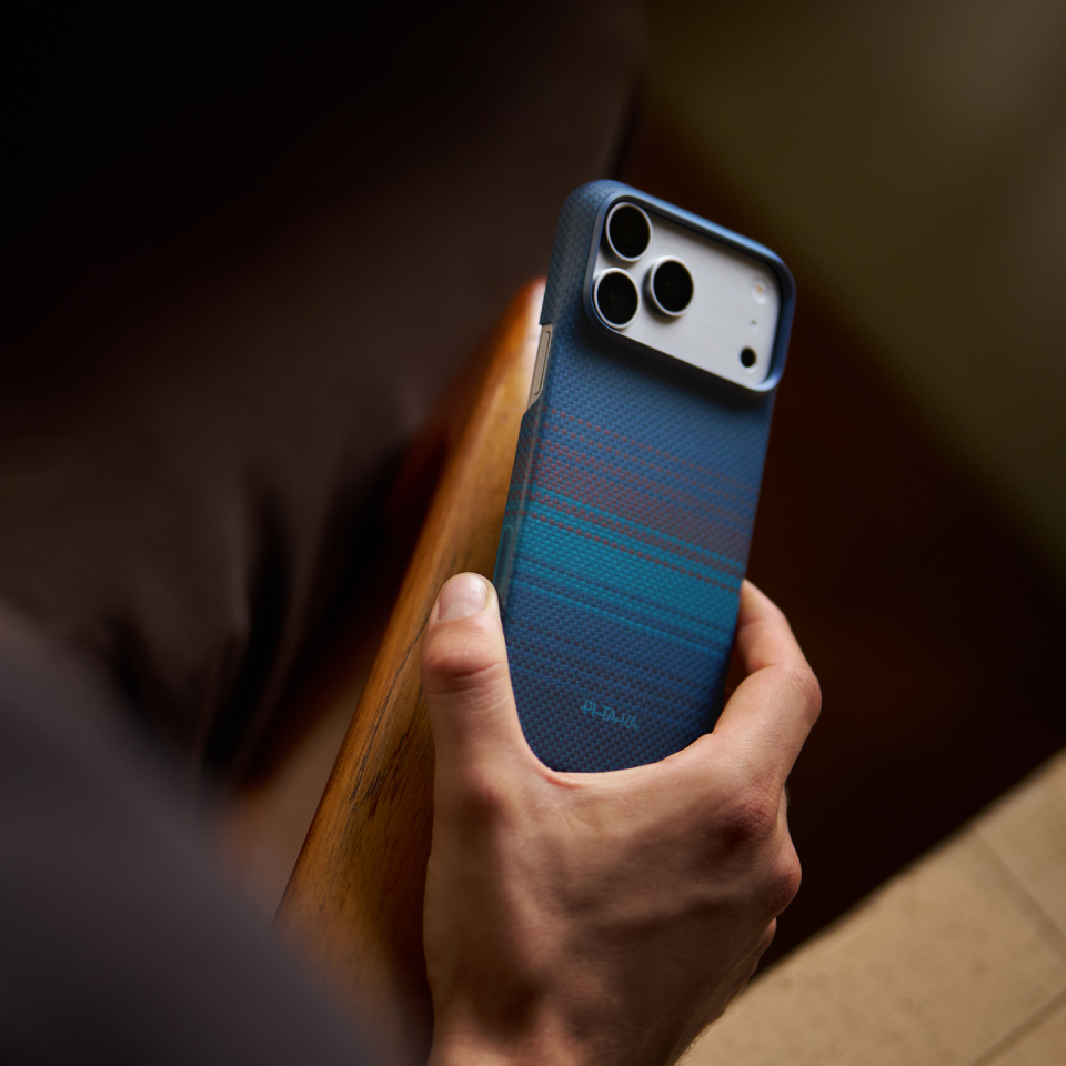 Iphone 18 Pro Max Karbon Kılıf Magsafe Uyumlu Aramid Fiber - Edge Midnight