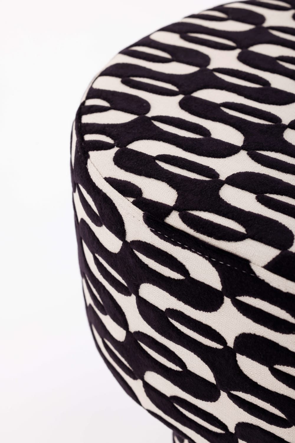 Posto Studio-Noir Blanc Bank-Puf-4-roqelvaxirum.shop