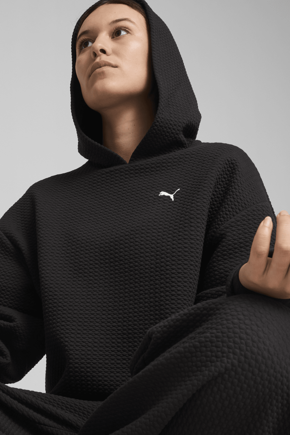 Puma-Q4 Studio Textured Hoody Puma Black-Sweatshirts & Hoodies-3-roqelvaxirum.shop