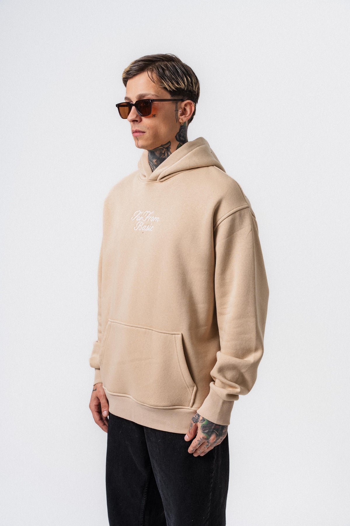 Erkek Far From Basic Nakışlı Kapüşonlu Oversize Hoodie Bej