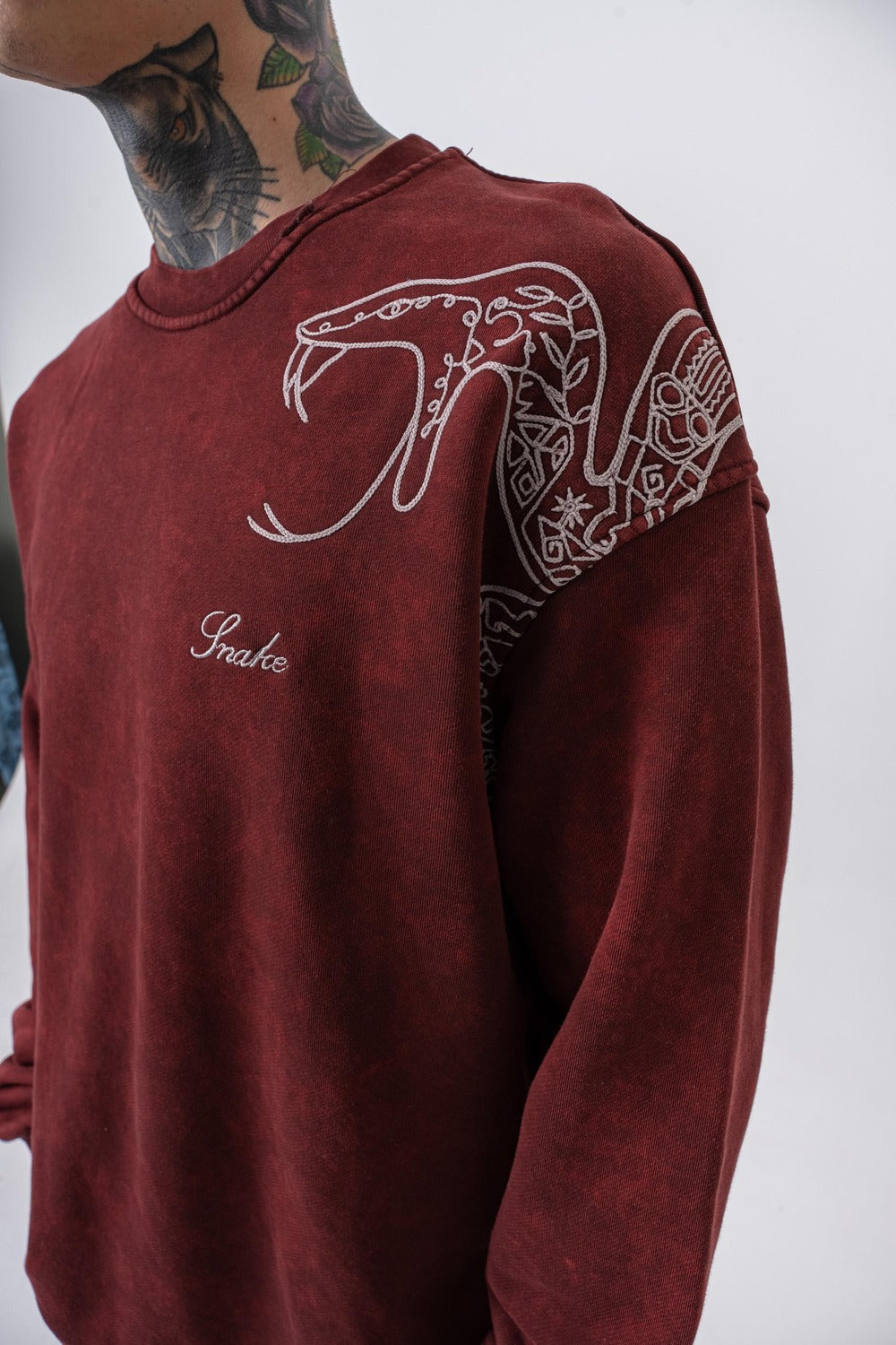 Snake Nakışlı Yıkamalı Bisiklet Yaka Oversize Sweatshirt - Bordo - 4