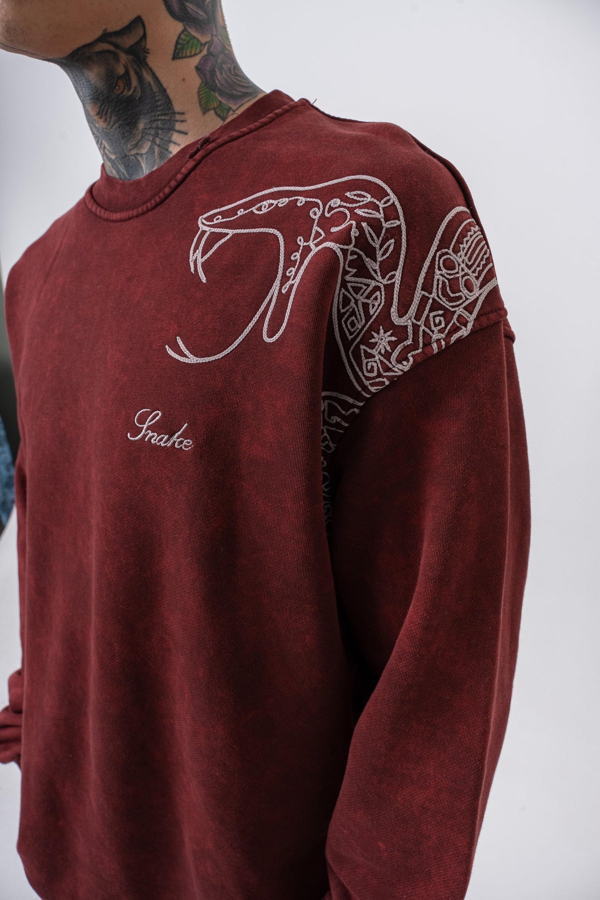 Snake Nakışlı Yıkamalı Bisiklet Yaka Oversize Sweatshirt - Bordo - 4