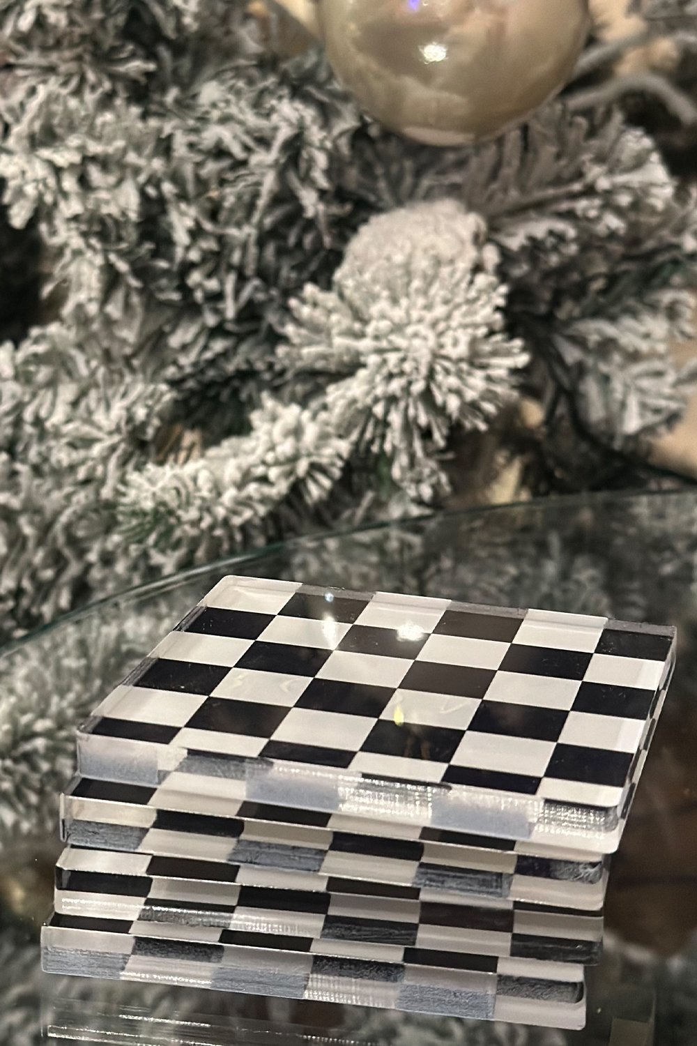 Rooms Design Studio-Retro Checkerboard Bardak Altlığı Black And White-Bardak Altlığı-3-roqelvaxirum.shop