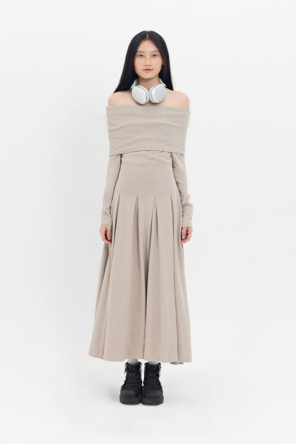 Tiny-Kayık Yaka Pileli Bej Uzun Elbise-Elbise-1-roqelvaxirum.shop