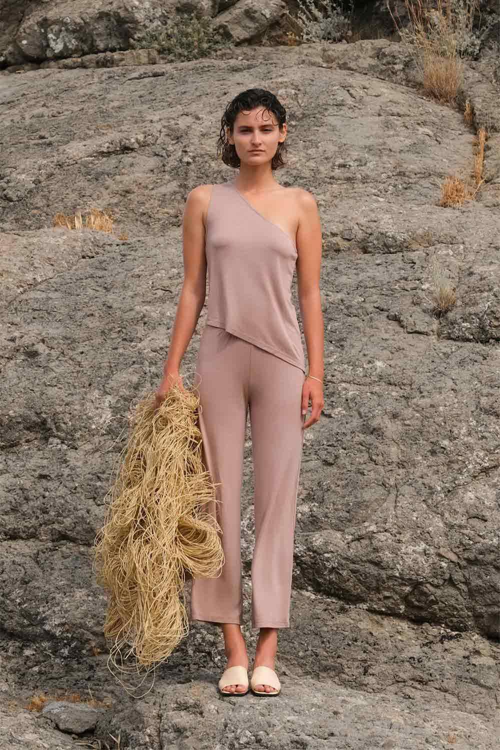 Tiny Store-Tek Kollu Dökümlü Nude Bluz-Top-3-roqelvaxirum.shop
