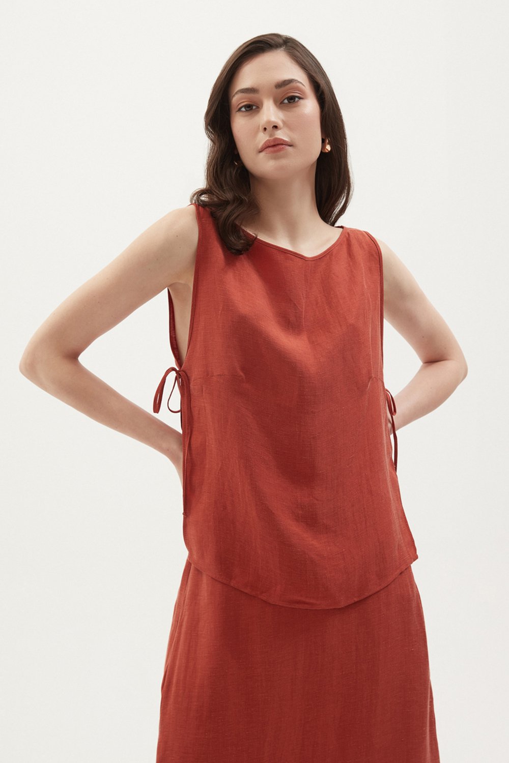 Towdoo-Poppy – Yan Bağlı Kolsuz Bluz – Kiremit-Bluz-4-roqelvaxirum.shop