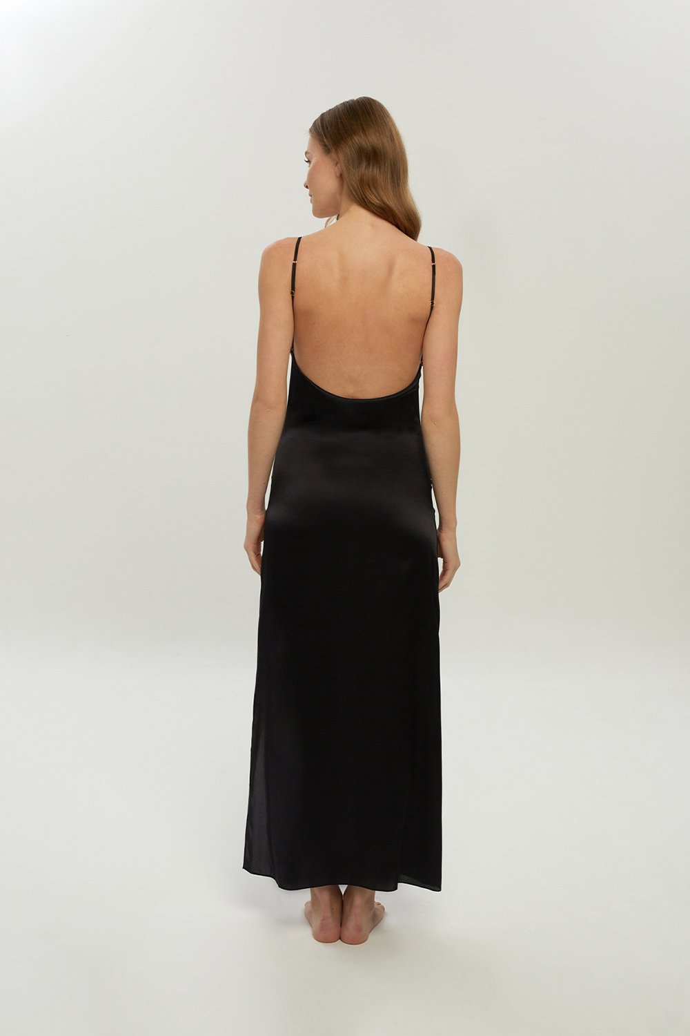 Valnue Lingerie-Luna Siyah Nakış Detaylı Yırtmaçlı İpek Gecelik-Gecelik-6-roqelvaxirum.shop
