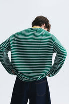 Kontrast Yaka Çizgili Sweatshirt