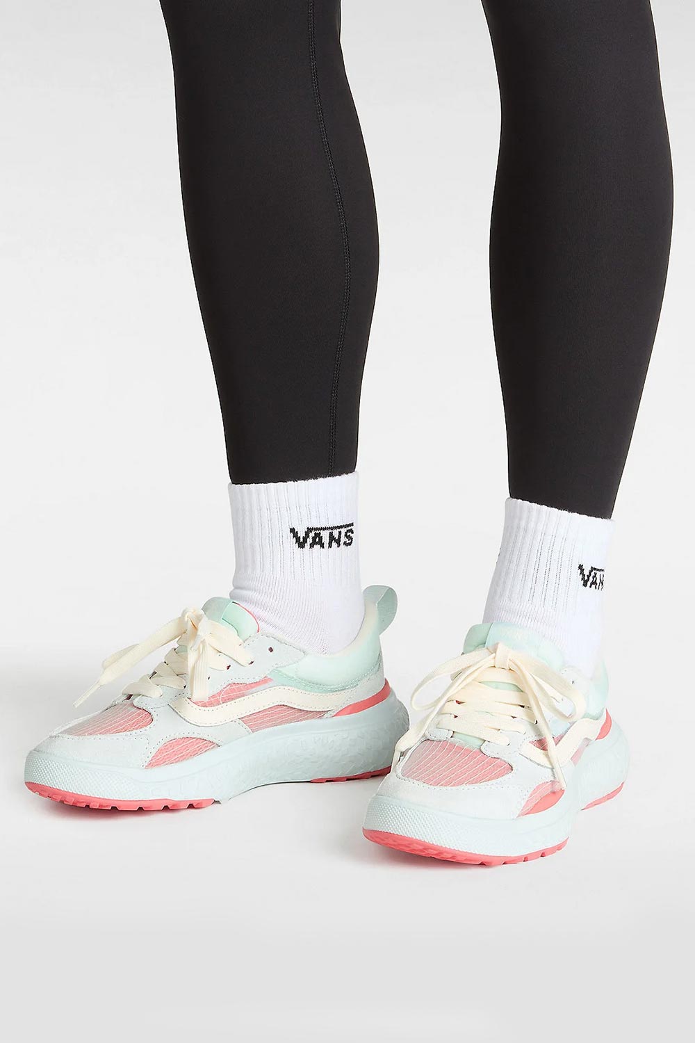 Vans-MTE UltraRange Neo VR3 Spa Blue-Sneakers-2-roqelvaxirum.shop
