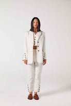 Wabi Sabi-Christopher Beyaz Oversize Kol Düğme ve Dikiş Detaylı Ceket-Ceket-1-roqelvaxirum.shop
