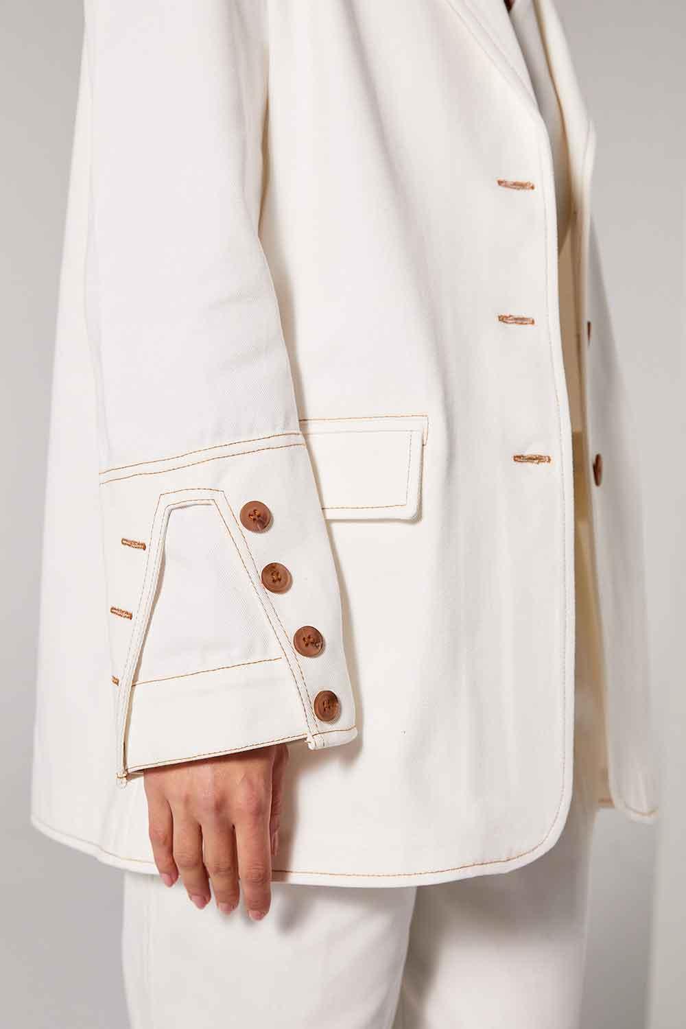 Wabi Sabi-Christopher Beyaz Oversize Kol Düğme ve Dikiş Detaylı Ceket-Ceket-6-roqelvaxirum.shop
