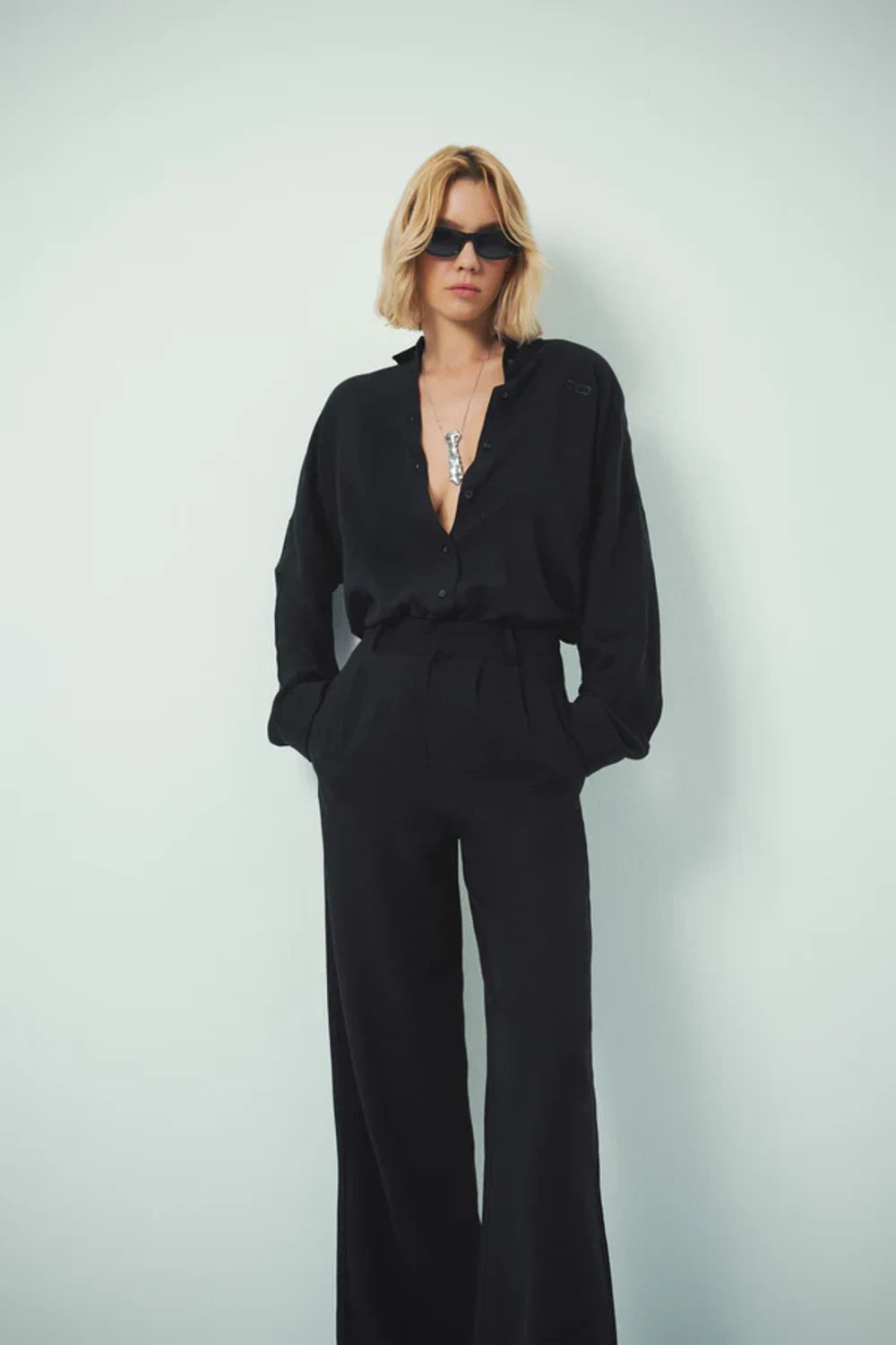 Wear Three Points-Noi̇r Keten Gömlek-Gömlek-1-roqelvaxirum.shop