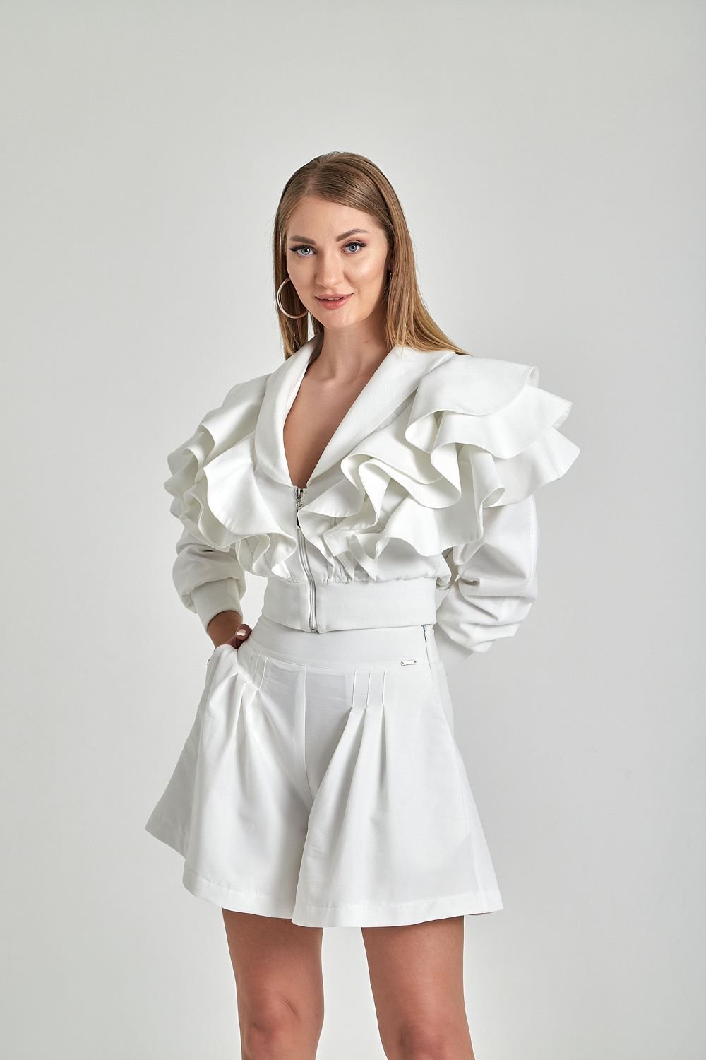 Zeynep Kaya-Geniş Paçalı Ribana Detay Beyaz Şort-Şort-2-roqelvaxirum.shop