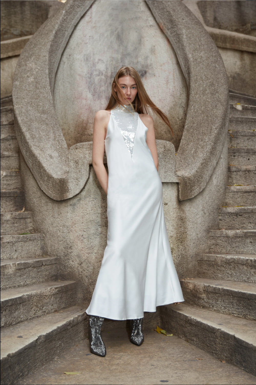 Zeynep Mayruk-Swan Dress-Elbise-7-roqelvaxirum.shop
