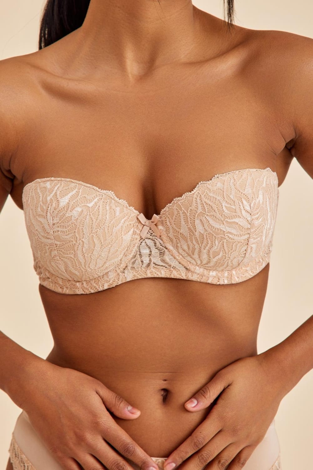 Amarelle-Amy Ten Balenli Dantelli Dolgusuz Pedli Toparlayıc Straplez Sütyen-Sütyen-4-roqelvaxirum.shop