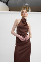 Rubina Saten Sırtı Açık Bluz - Kahve - 5