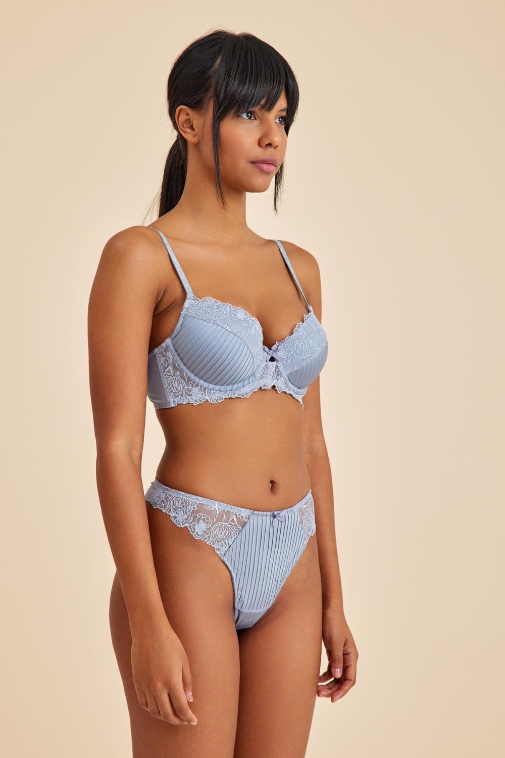 Amarelle-Paris Gri Mavi Balenli Dantelli Dolgulu Push-up Sütyen-Sütyen-4-roqelvaxirum.shop