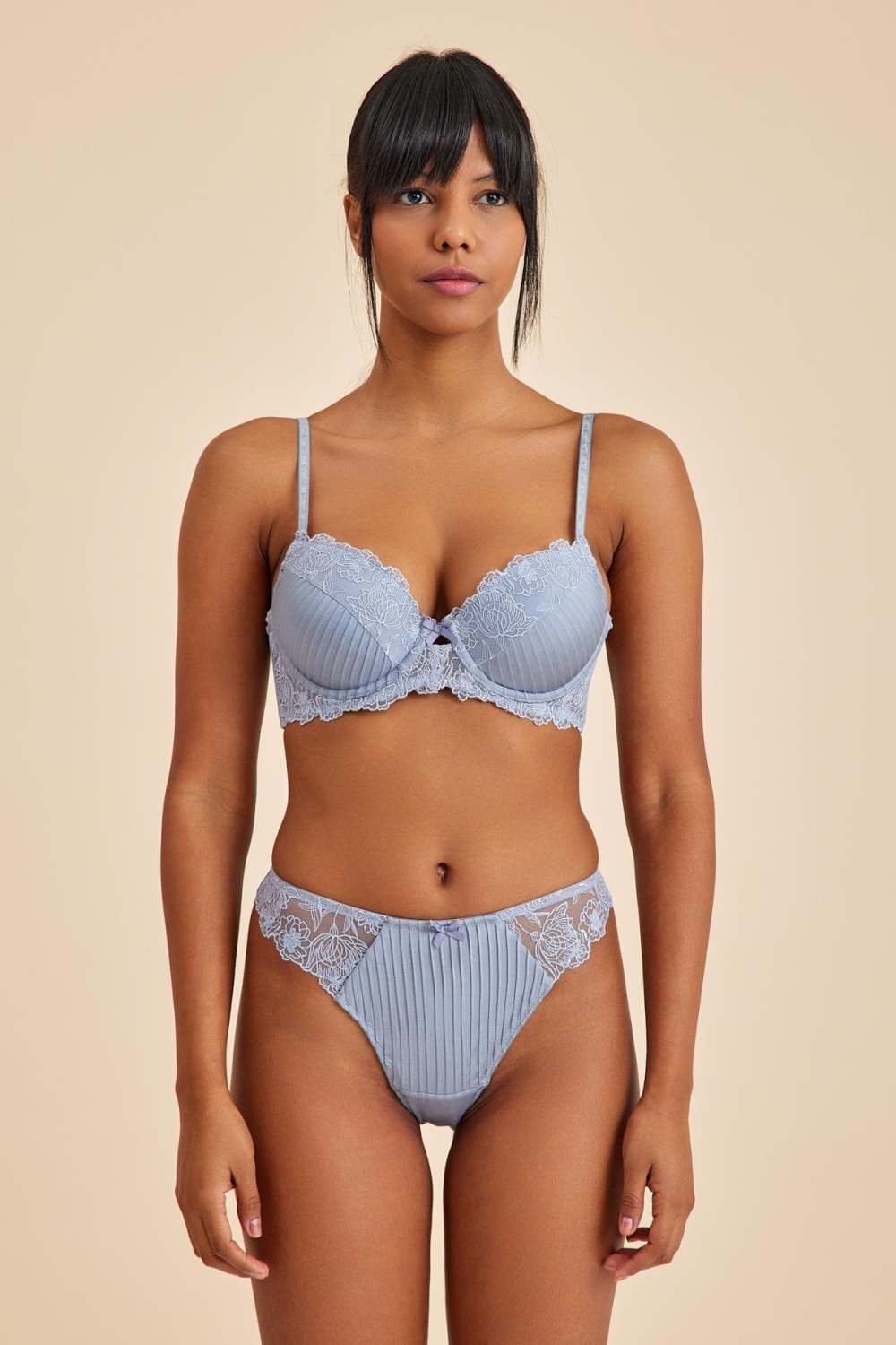 Amarelle-Paris Gri Mavi Balenli Dantelli Dolgulu Push-up Sütyen-Sütyen-2-roqelvaxirum.shop
