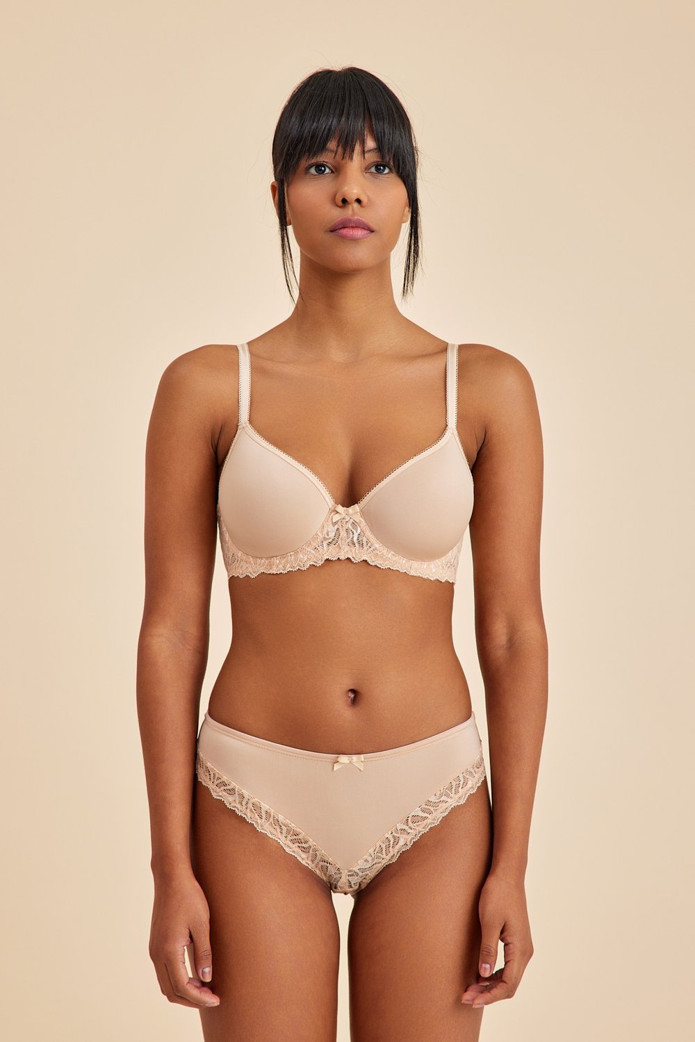 Amarelle-Victoria Ten Balenli Dantelli Dolgusuz Toparlayıcı Balkonet Sütyen-Top-3-roqelvaxirum.shop