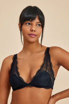 Amarelle-Roma Siyah Balensiz Dantelli Dolgusuz Üçgen Bralet Sütyen-Top-1-roqelvaxirum.shop