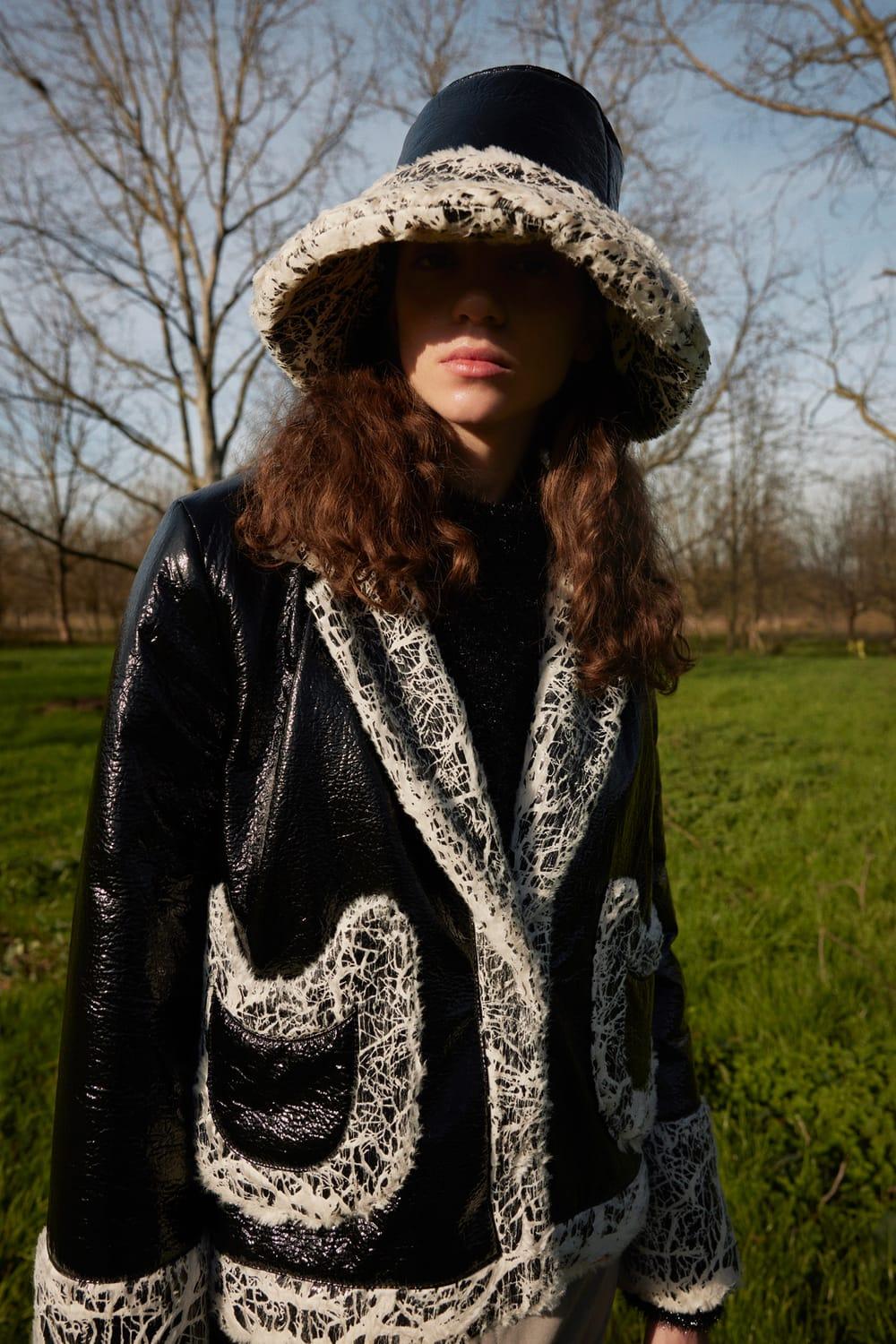 Wayt-Moon Child Suni Kürklü Siyah Vinil Kova Şapka-Bucket Hat-2-roqelvaxirum.shop